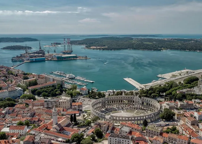 아파트 Seagull 풀라